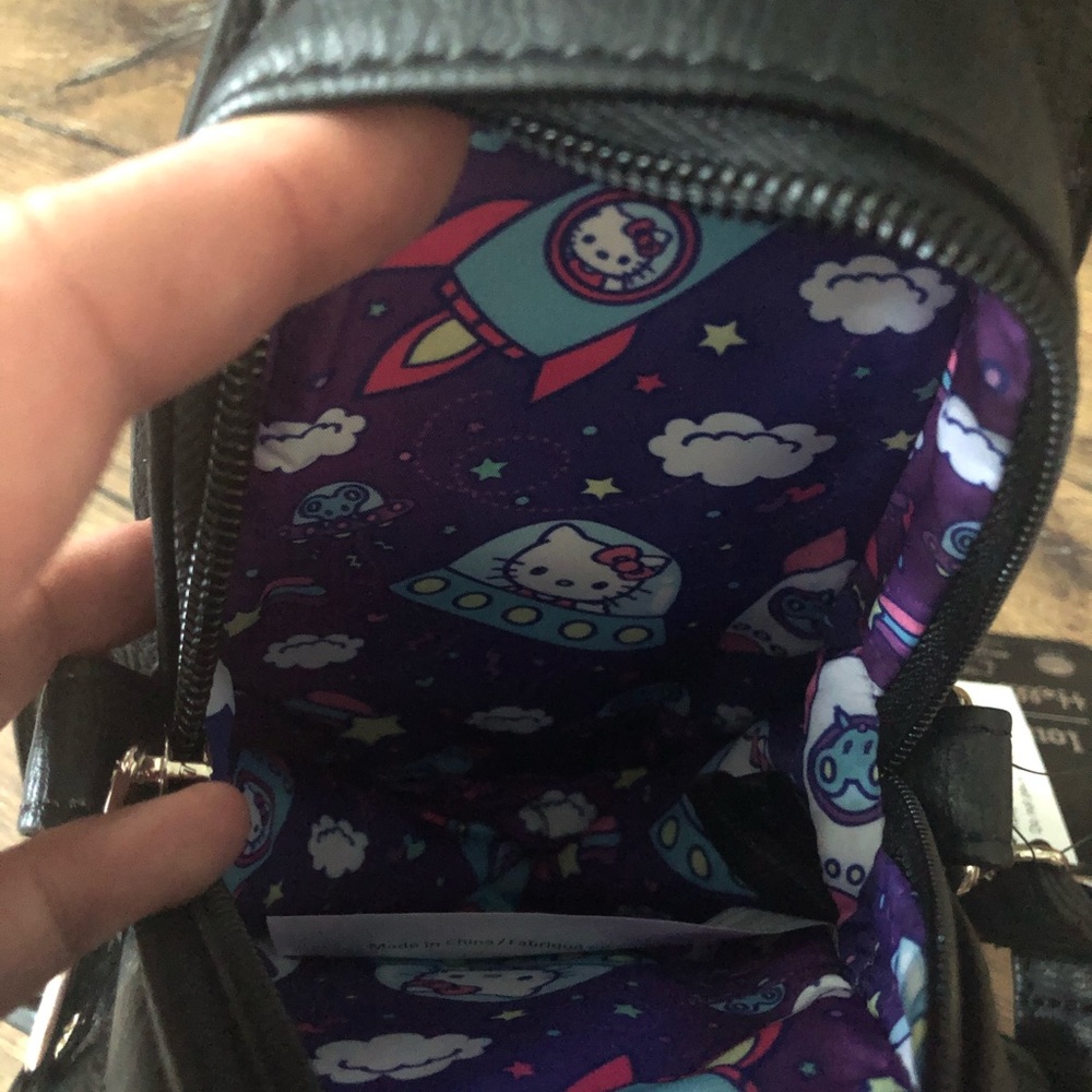 ONE LEFT! HELLO KITTY (Loungefly)-NWT Rocket Bag - Picture 3 of 8